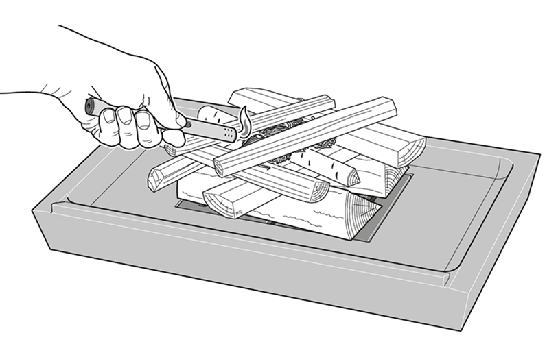Illustration av en hand som håller i en tändare och tänder en trave ved uppifrån.
