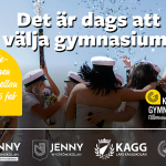 Bilden visar glada studenter som firar att de precis tagit studnten.