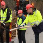 Roger Olsson, CSAB, Mona Magnusson, ordförande Torsnet och Henrik Nilsson Bokor, kommunstyrelsens ordförande